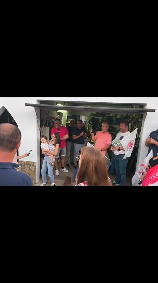 Celebramos o terceiro aniversário da pequena Laura, em Nossa Senhora das Neves. ...