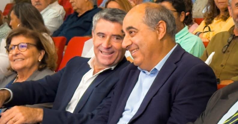 Escute a entrevista que o nosso candidato, Paulo Arsénio, concedeu à Rádio Voz d...
